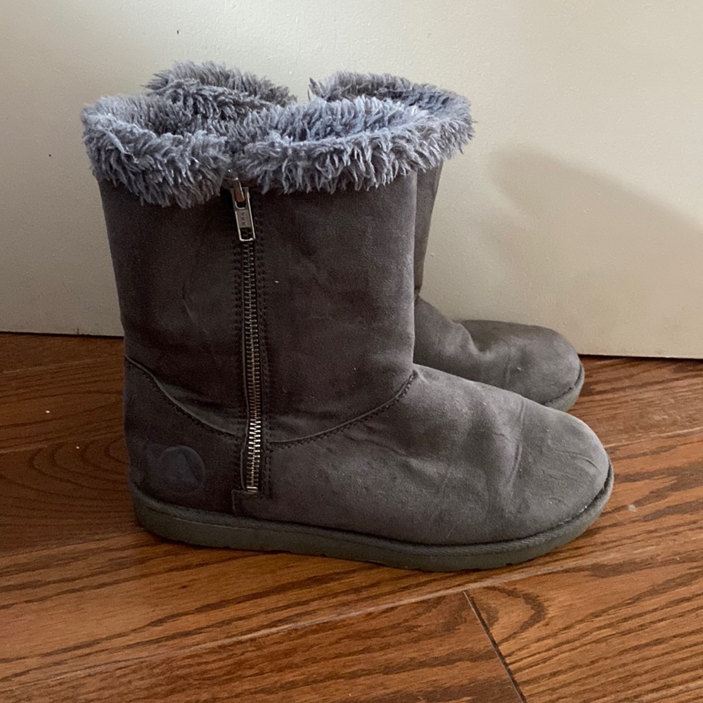 Airwalk grey boots